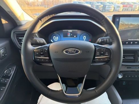 Used 2023 Ford Escape Platinum w/ Premium Technology Package image 41