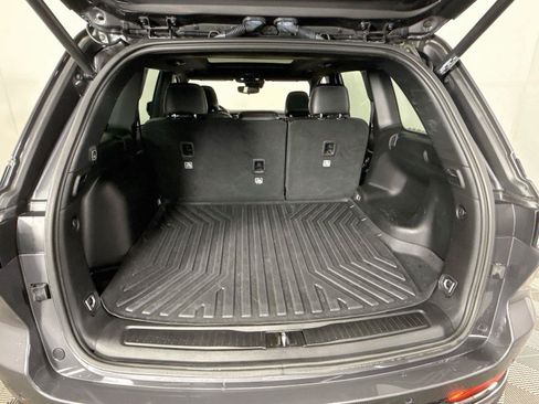 Used 2024 Jeep Grand Cherokee Limited w/ Black Appearance Package AWD/4WD image 20