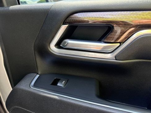 Used 2025 Chevrolet Silverado 2500 LT w/ Convenience Package image 39