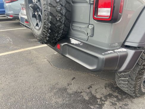 Used 2023 Jeep Wrangler Unlimited w/ Cold Weather Group image 21