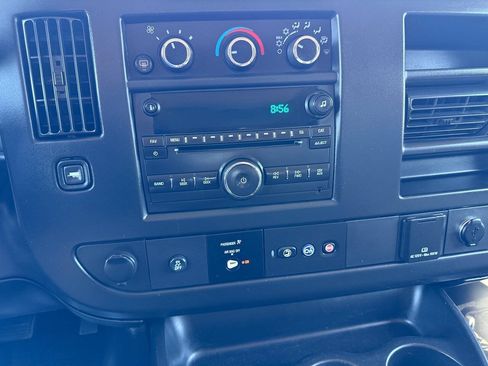 Used 2016 GMC Savana 3500 LT w/ LT Preferred Equipment Group RWD image 31