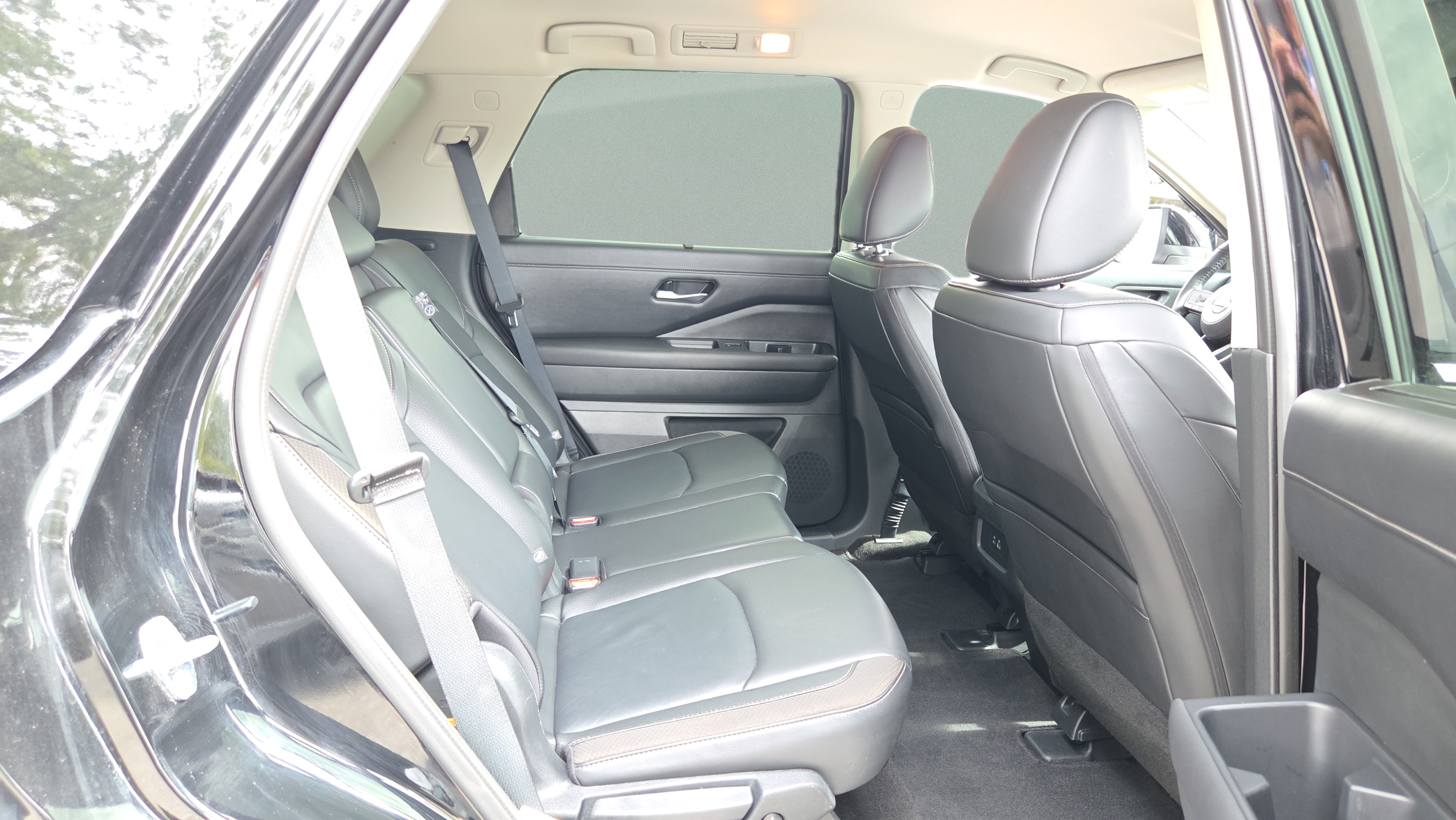 Used 2025 Nissan Pathfinder SL AWD/4WD image 18