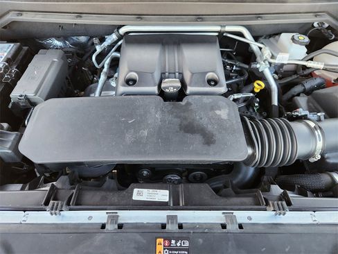 Used 2024 Chevrolet Colorado Trail Boss w/ Technology Package image 29