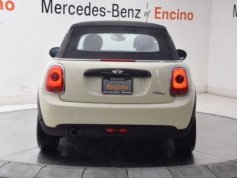 Used 2018 MINI Cooper Convertible image 5