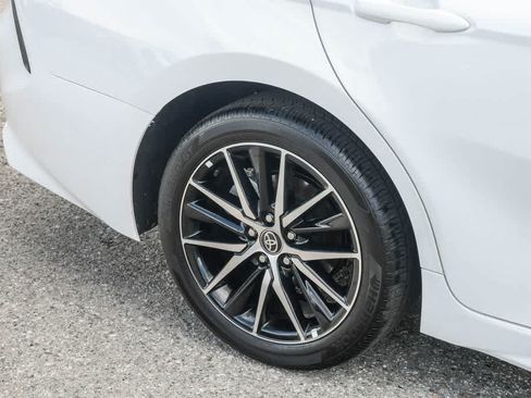 Used 2024 Toyota Camry SE FWD image 10