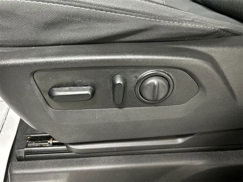 Used 2021 GMC Sierra 1500 SLE image 10