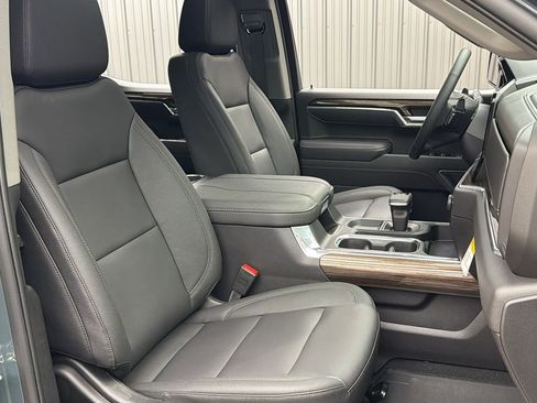 Used 2026 Chevrolet Silverado 1500 LT Trail Boss w/ LT Trail Boss Premium Package AWD/4WD image 40