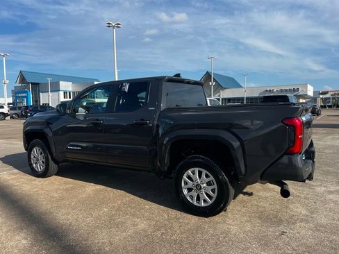 Used 2024 Toyota Tacoma SR5 RWD image 11