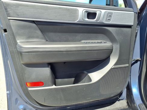 Used 2025 Hyundai Santa Fe Limited FWD image 21