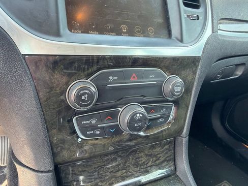 Used 2015 Chrysler 300 C AWD/4WD image 17