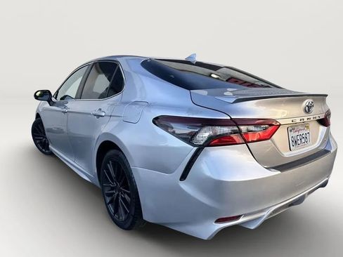 Used 2021 Toyota Camry SE w/ Carpet Mat Package (TMS) FWD image 4