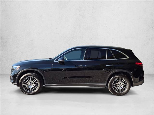 Used 2025 Mercedes-Benz GLC 300 4MATIC image 9
