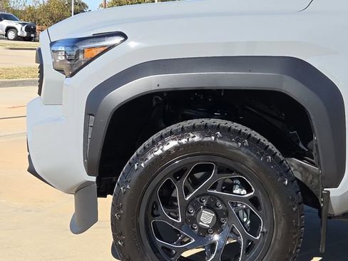Used 2024 Toyota Tacoma TRD Off-Road AWD/4WD image 5