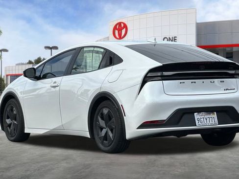 Used 2023 Toyota Prius Prime SE image 6