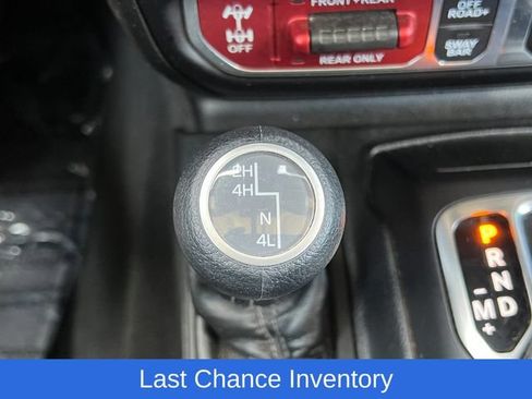 Used 2025 Jeep Wrangler Unlimited Rubicon AWD/4WD image 10