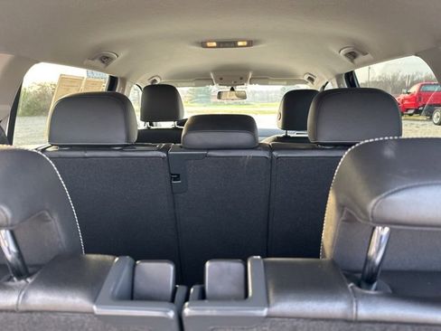 Used 2021 Volkswagen Tiguan SE image 3