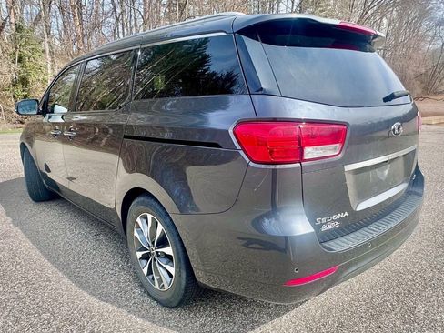 Used 2015 Kia Sedona SX FWD image 4