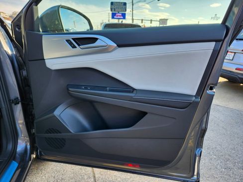 New 2026 Volkswagen Taos SE image 19