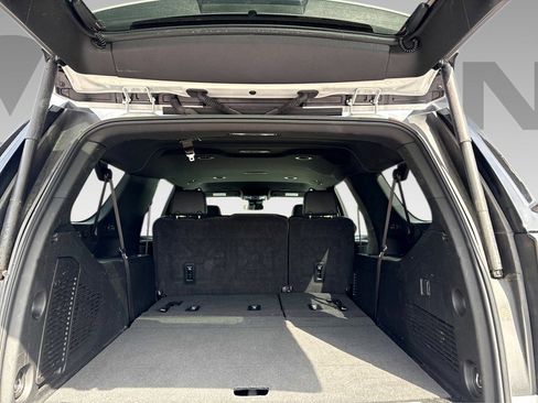 Certified 2025 Chevrolet Suburban LT AWD/4WD image 20