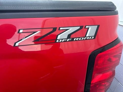 Used 2018 Chevrolet Silverado 1500 LT w/ All Star Edition AWD/4WD image 10