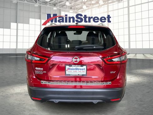 Used 2020 Nissan Rogue Sport SV FWD image 4