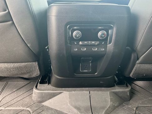 Used 2024 Chevrolet Suburban Premier w/ Advanced Technology Package AWD/4WD image 13
