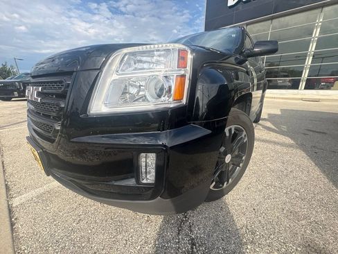 Used 2017 GMC Terrain SLT w/ Open Road Package AWD/4WD image 8