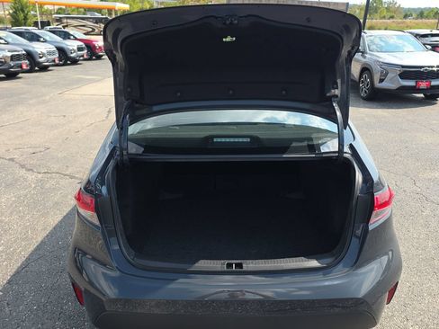 Used 2025 Toyota Corolla LE FWD image 31