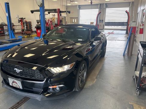 Used 2017 Ford Mustang Convertible w/ Equipment Group 051A RWD image 10