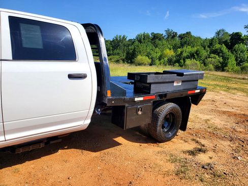 Used 2018 RAM 3500 Tradesman w/ Chrome Appearance Group image 6