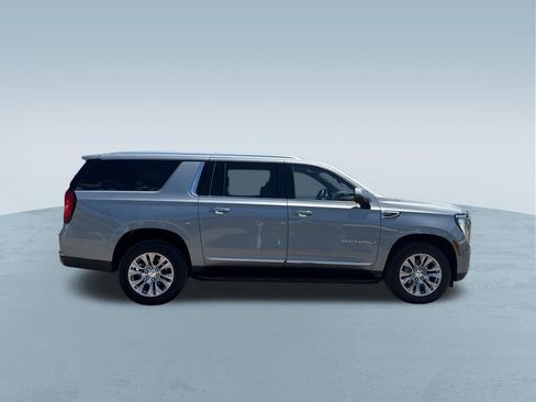 Used 2025 GMC Yukon XL Denali RWD image 9