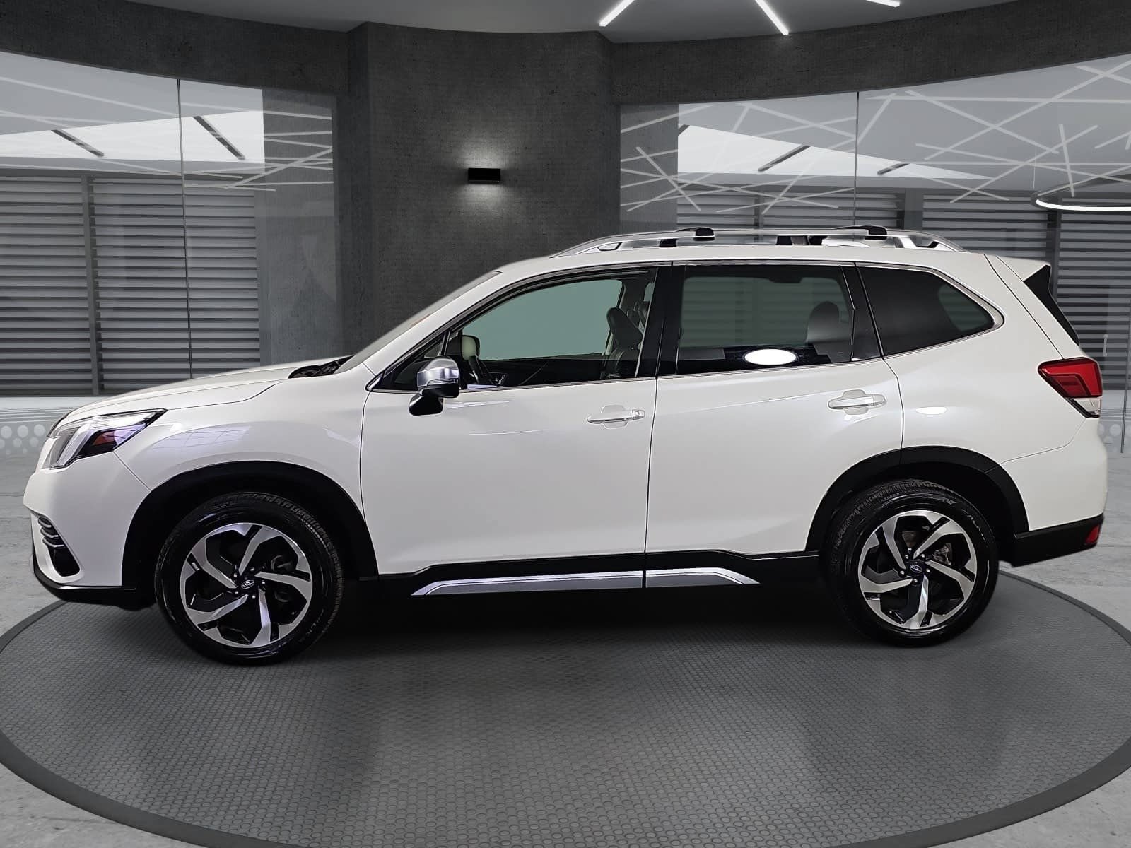 Used 2022 Subaru Forester Touring AWD/4WD image 8