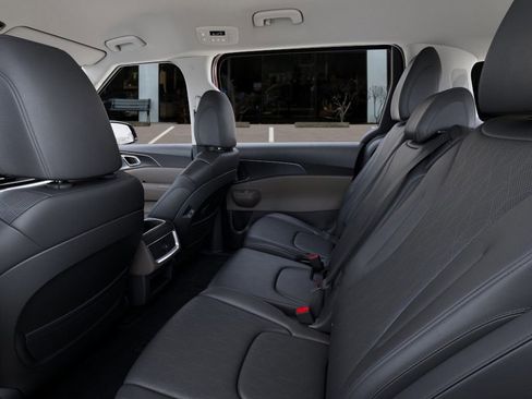 New 2026 Kia Carnival LXS image 18