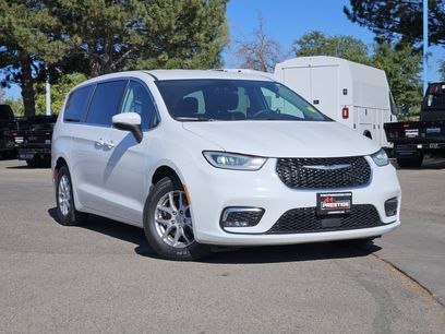 Used 2023 Chrysler Pacifica Touring-L