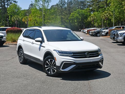Used 2023 Volkswagen Tiguan S image 6
