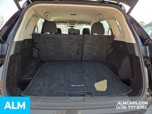 Used 2025 Nissan Rogue SV image 10