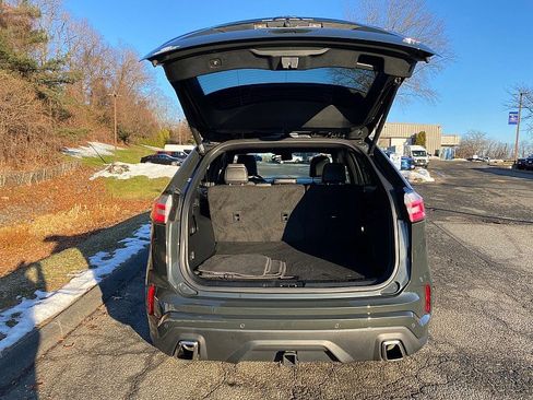 Certified 2022 Ford Edge ST w/ Equipment Group 401A image 9