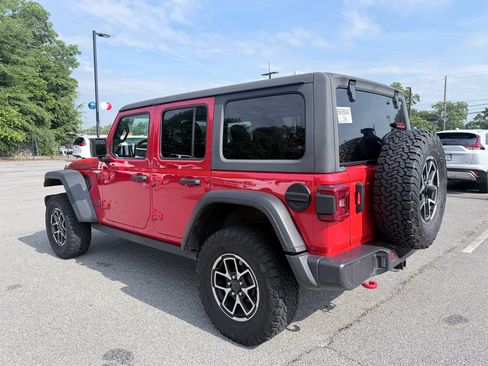 Used 2025 Jeep Wrangler Unlimited Rubicon AWD/4WD image 7