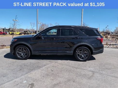 Used 2025 Ford Explorer ST-Line w/ ST-Line Street Pack AWD/4WD image 4