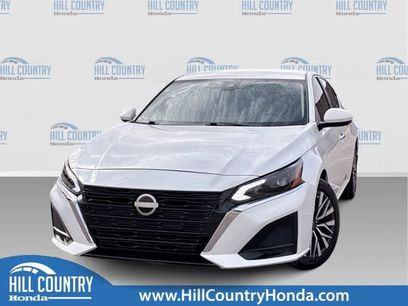 Used 2023 Nissan Altima 2.5 SV