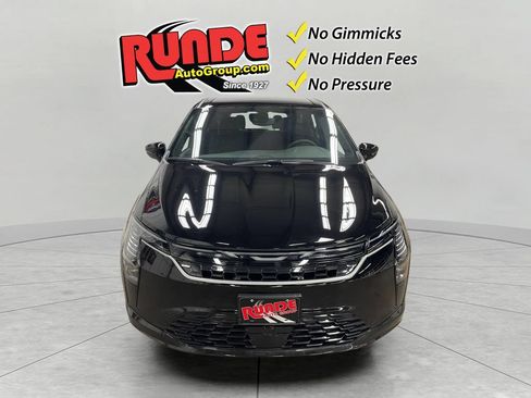 New 2027 Chrysler Pacifica Select FWD image 8