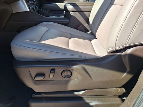 Used 2021 Chevrolet Tahoe Z71 image 30