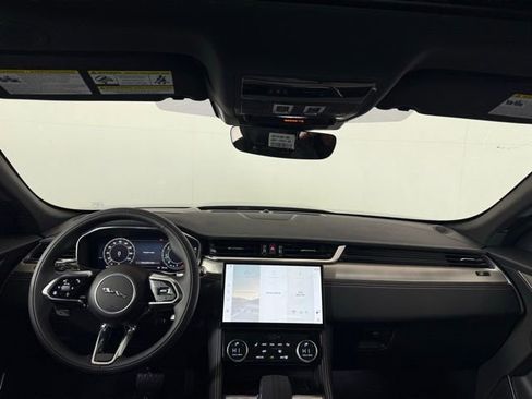 Used 2025 Jaguar F-PACE R-Dynamic S image 30