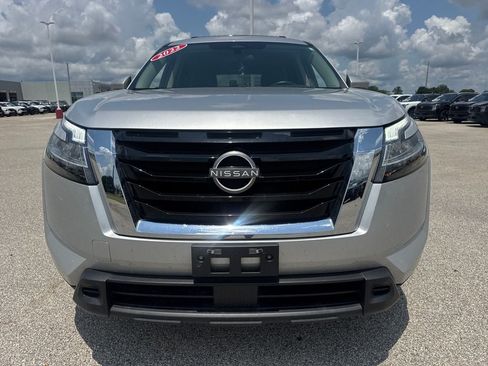 Used 2022 Nissan Pathfinder SV AWD/4WD image 11