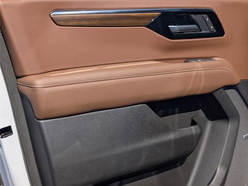 New 2026 Chevrolet Suburban High Country AWD/4WD image 23