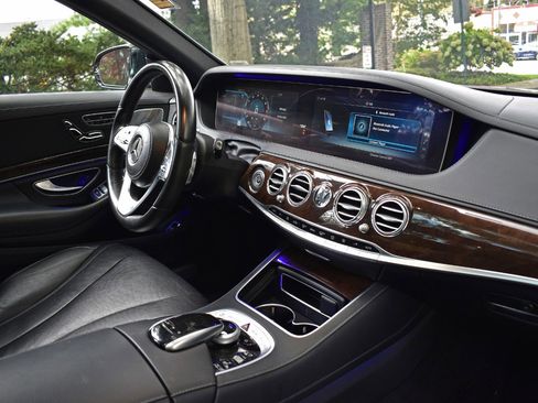 Used 2018 Mercedes-Benz S 450 4MATIC Sedan w/ Premium Package image 39