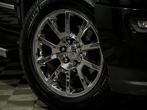 Used 2017 GMC Sierra 1500 Denali AWD/4WD image 3
