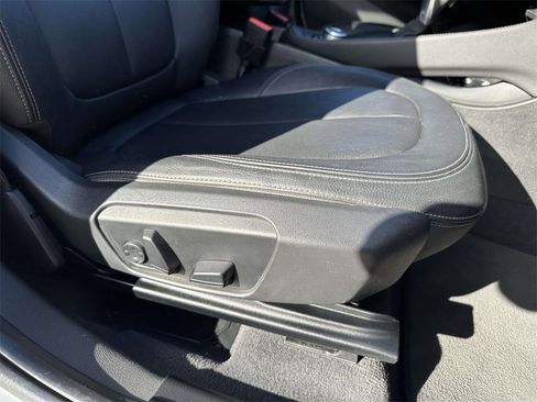 Used 2018 BMW X1 xDrive28i image 12