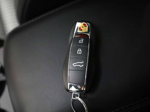 Certified 2025 Porsche Macan Turbo image 43