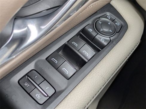 Used 2022 GMC Yukon Denali image 27